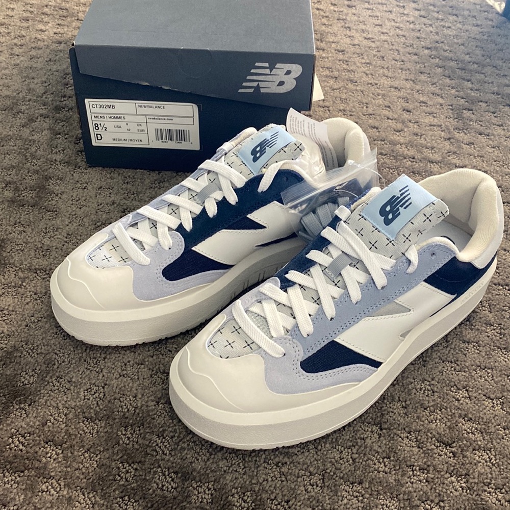 Brand new unisex lifestyle New Balance sneakers
